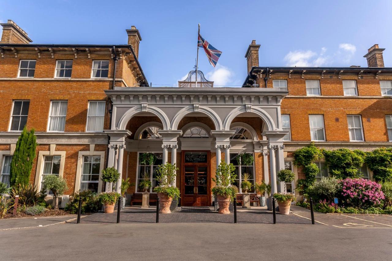 Oatlands Park Hotel Weybridge Kültér fotó