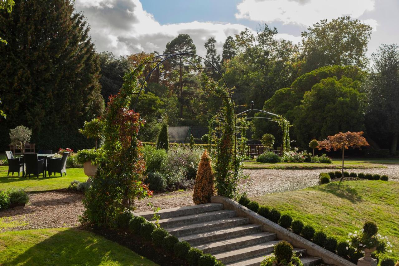 Oatlands Park Hotel Weybridge Kültér fotó