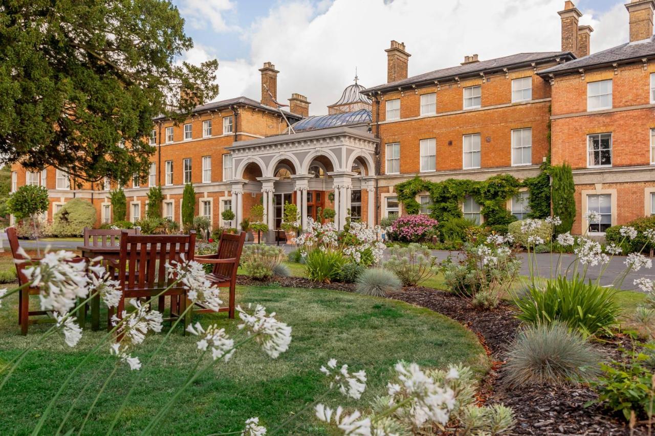Oatlands Park Hotel Weybridge Kültér fotó