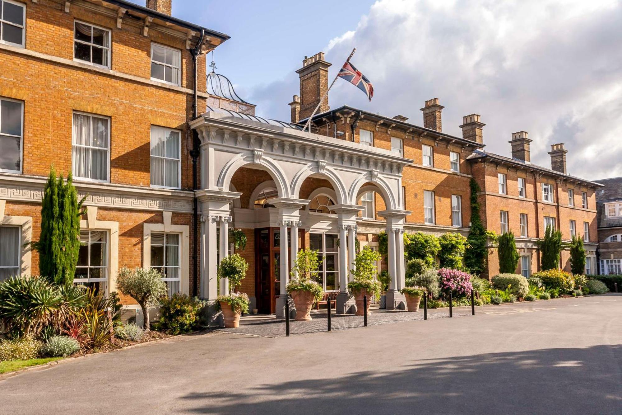 Oatlands Park Hotel Weybridge Kültér fotó